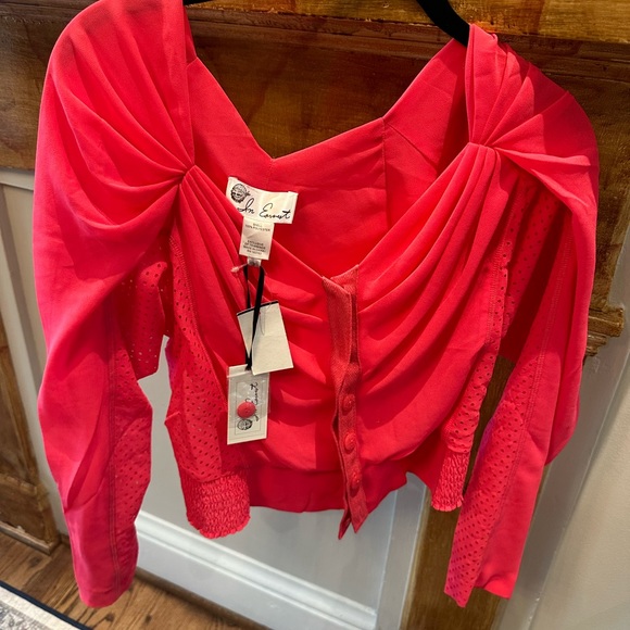 In Earnest top NWT - Picture 6 of 10